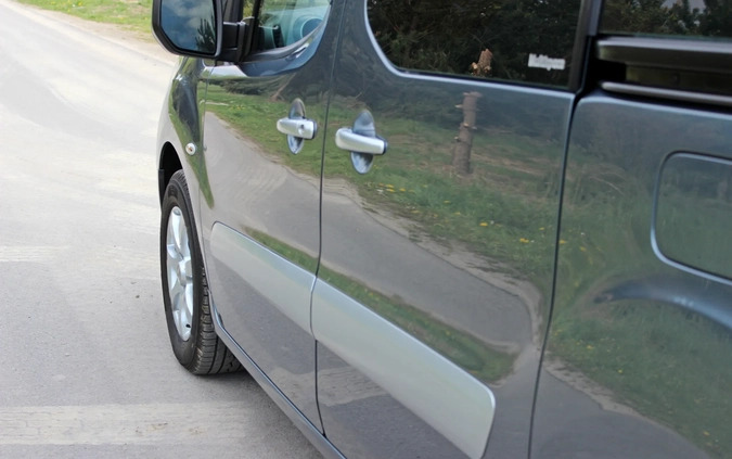 Citroen Berlingo cena 27900 przebieg: 166000, rok produkcji 2010 z Jastrowie małe 742
